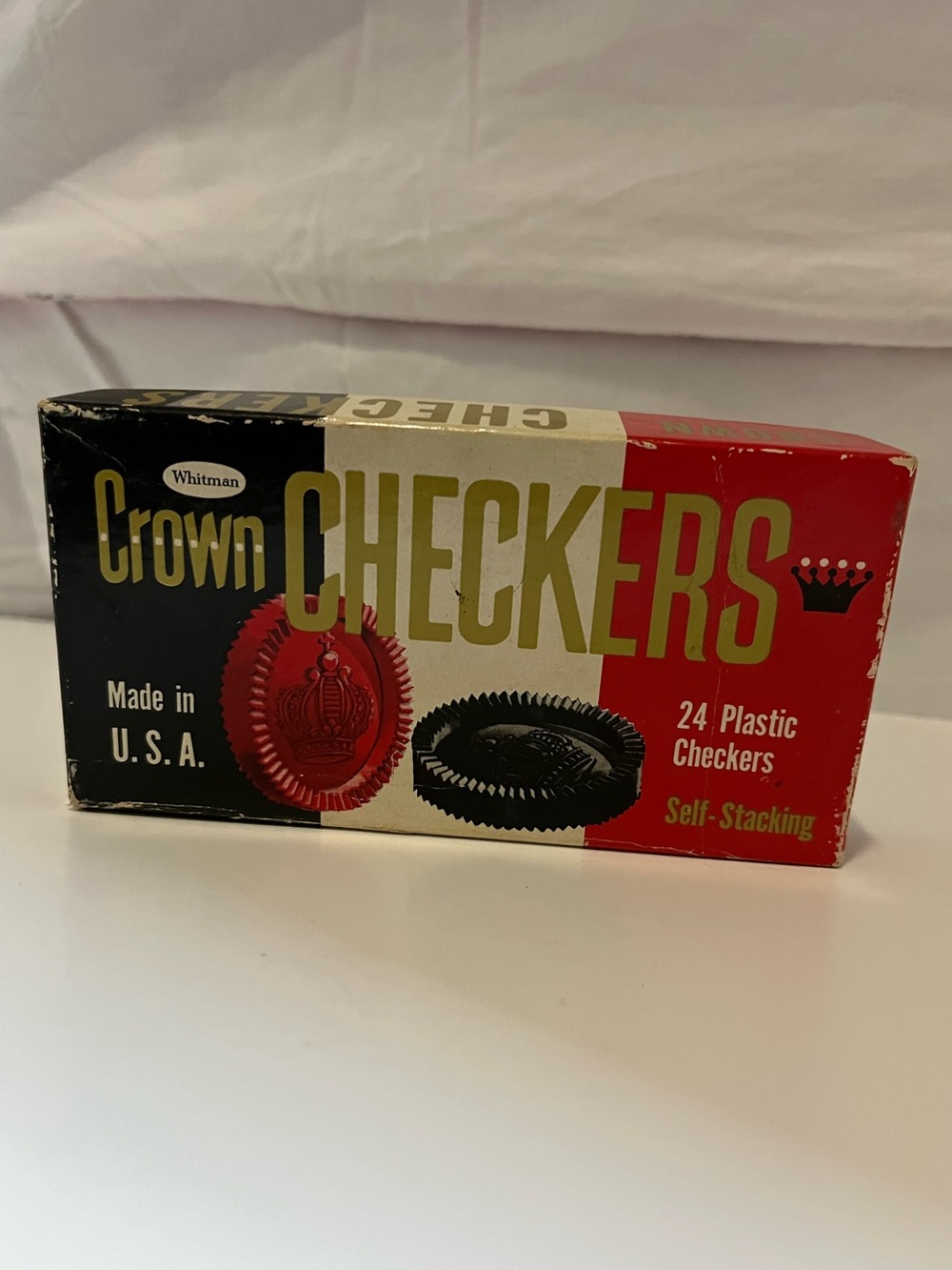 CROWN CHECKERS 1960 Vintage 24 Plastic Self-Stacking Checkers, USA No. 4413